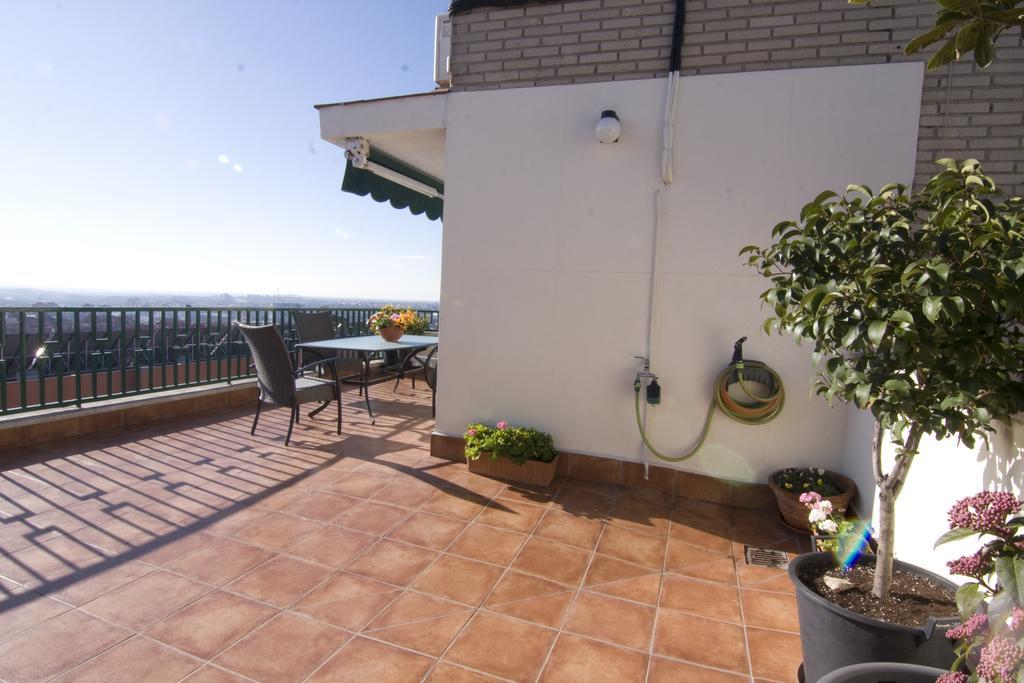 Atico Latina Apartment Madrid Ngoại thất bức ảnh
