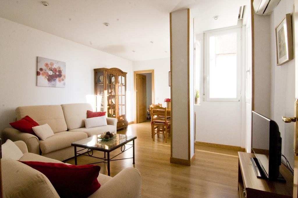 Atico Latina Apartment Madrid Ngoại thất bức ảnh