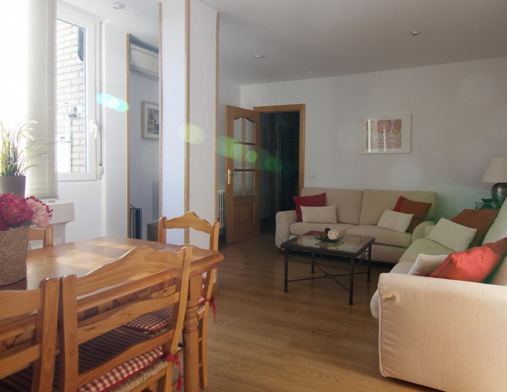Atico Latina Apartment Madrid Ngoại thất bức ảnh