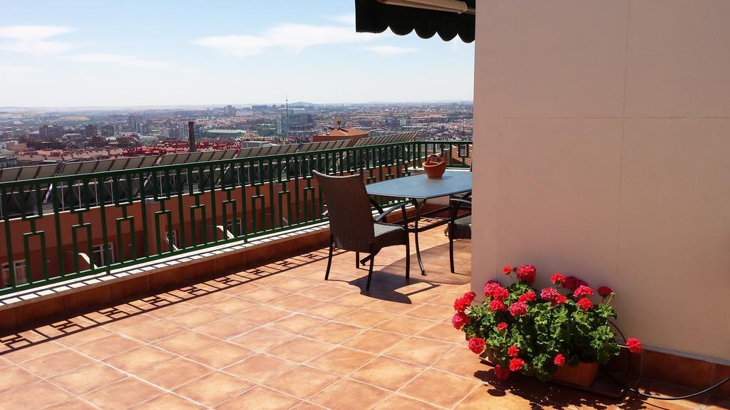 Atico Latina Apartment Madrid Ngoại thất bức ảnh