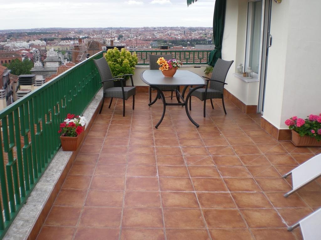 Atico Latina Apartment Madrid Ngoại thất bức ảnh