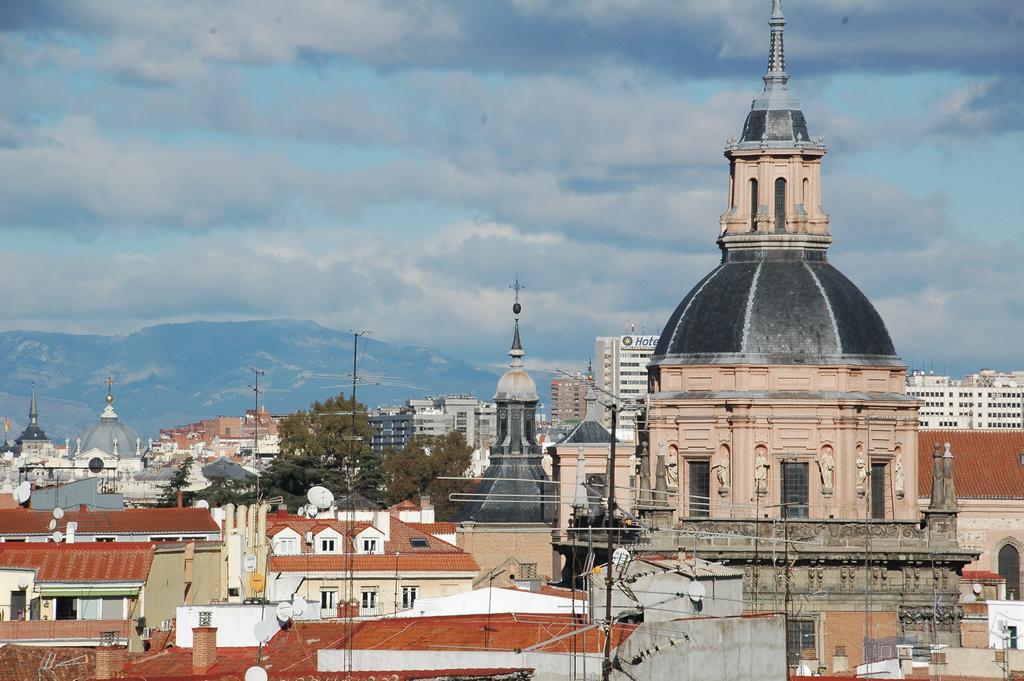 Atico Latina Apartment Madrid Ngoại thất bức ảnh