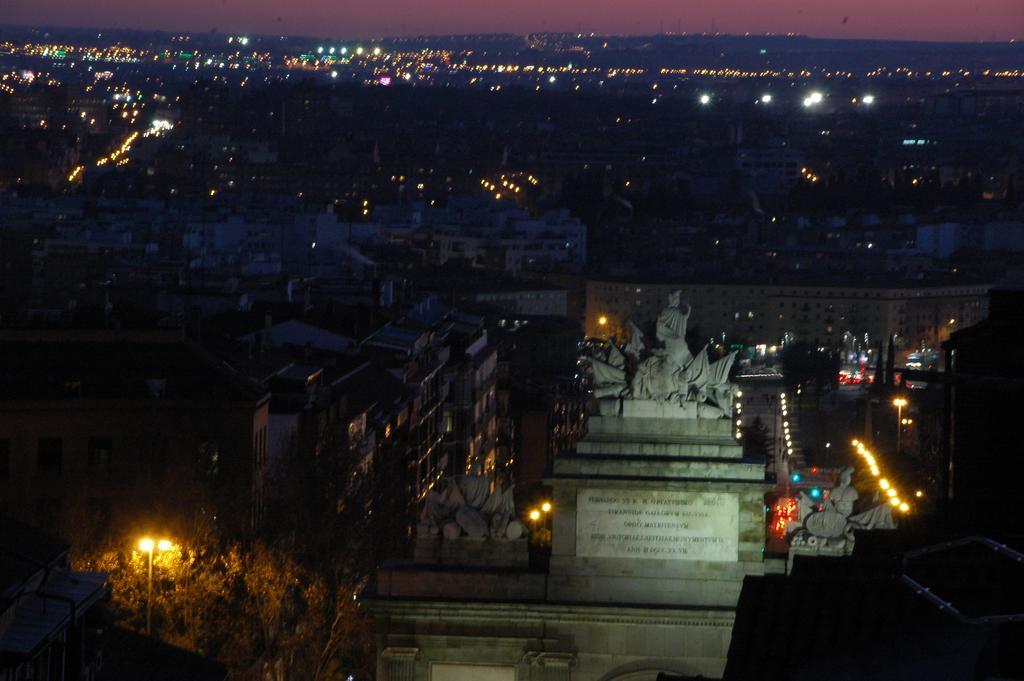 Atico Latina Apartment Madrid Ngoại thất bức ảnh